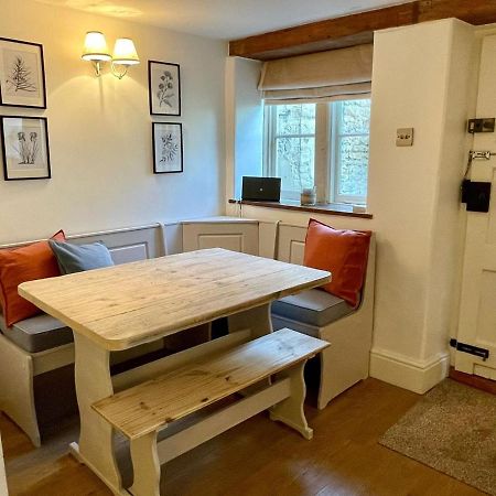 Hebe Cottage - Idyllic And Homely With Attention To Detail Atworth Ngoại thất bức ảnh