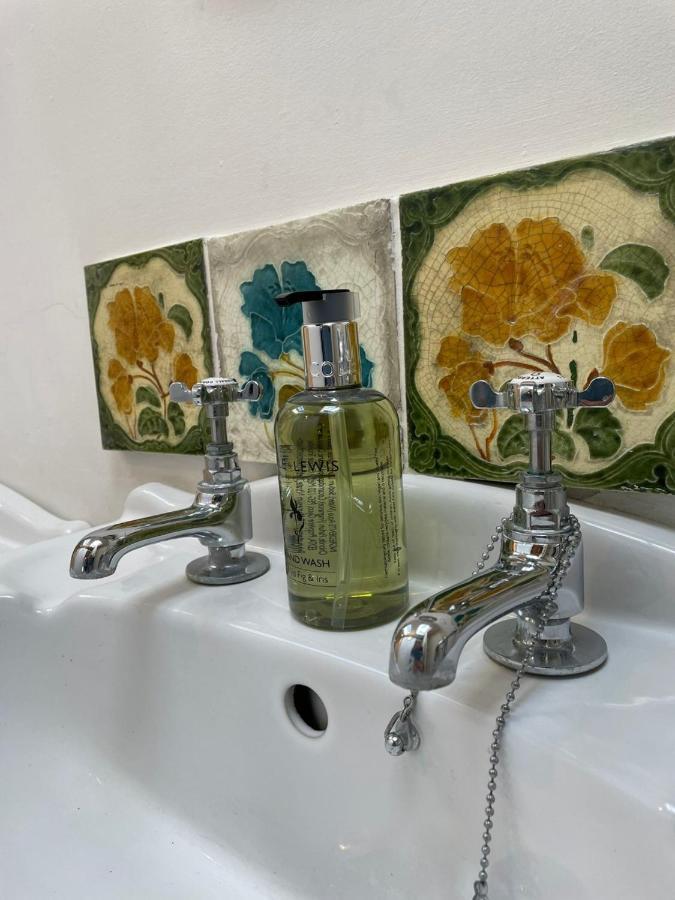 Hebe Cottage - Idyllic And Homely With Attention To Detail Atworth Ngoại thất bức ảnh